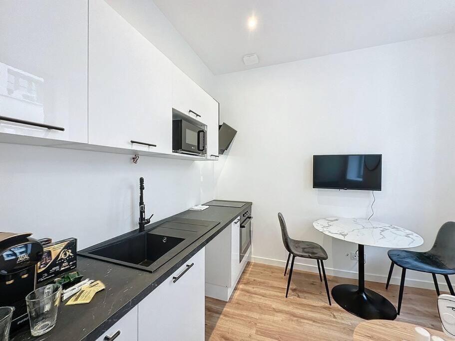 Cosy Studio, Centre Ville Thomassin 3 Лион Экстерьер фото