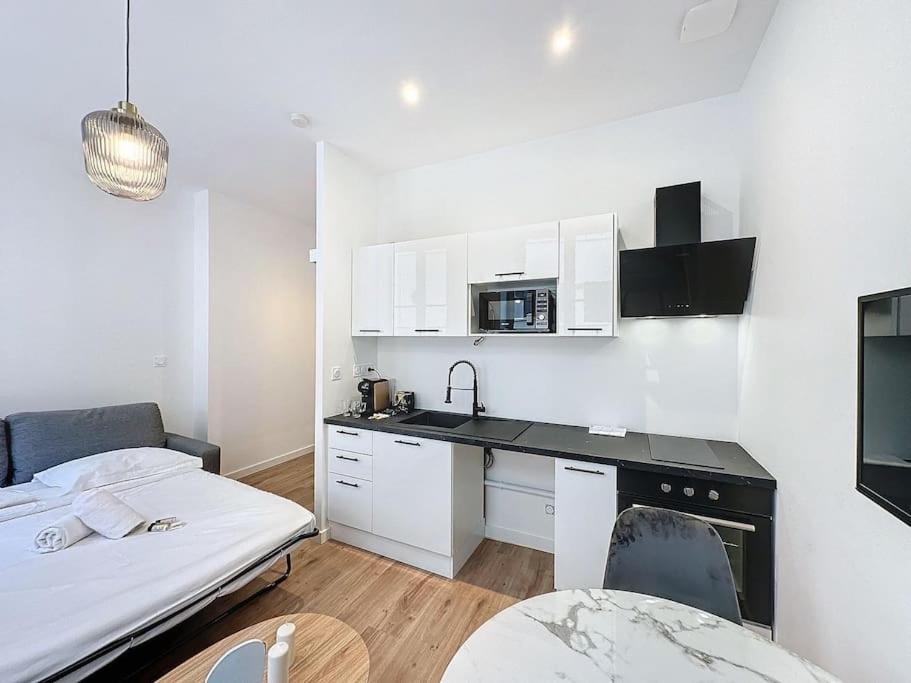Cosy Studio, Centre Ville Thomassin 3 Лион Экстерьер фото